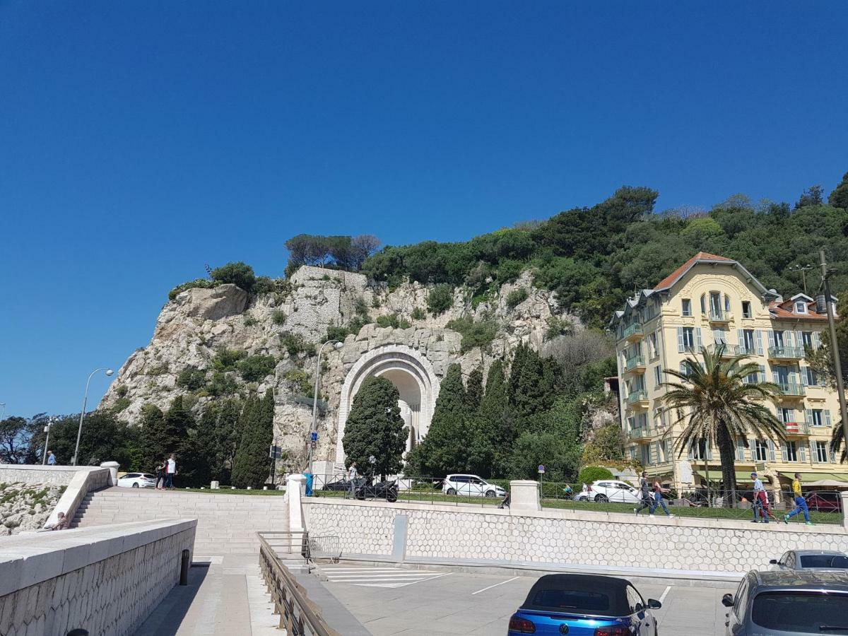 Les Palmiers A 700M De La Mer نيس المظهر الخارجي الصورة